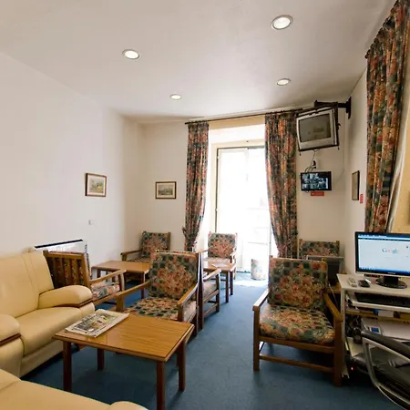 Pensión Residencial Geres 3*